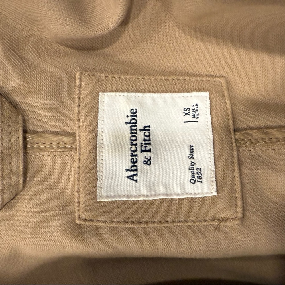 Abercrombie & Fitch Camel Belted Trench Coat - Picture 4 of 4